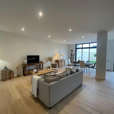 Maison 8 pièces 571970 €