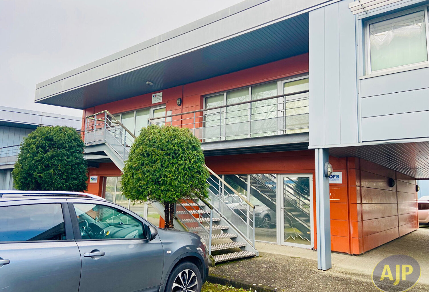 Bureaux Lesparre pour investisseur ! — photo 1