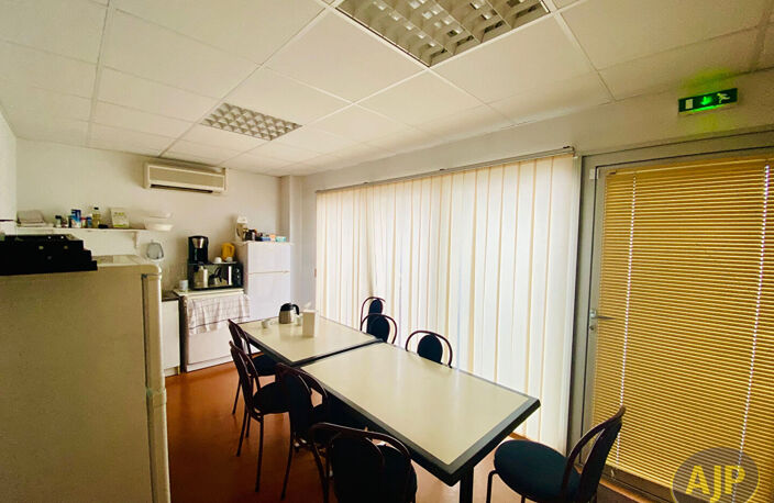 Bureaux Lesparre pour investisseur ! — photo 4