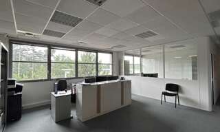 Bureau  163 m² à louer à Saint-Genis-Laval (69230)