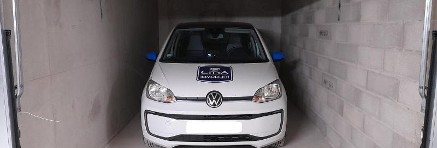 Garage   m² à louer à Cholet (49300)