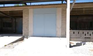 Garage  95 m² à louer à Meyrargues (13650)
