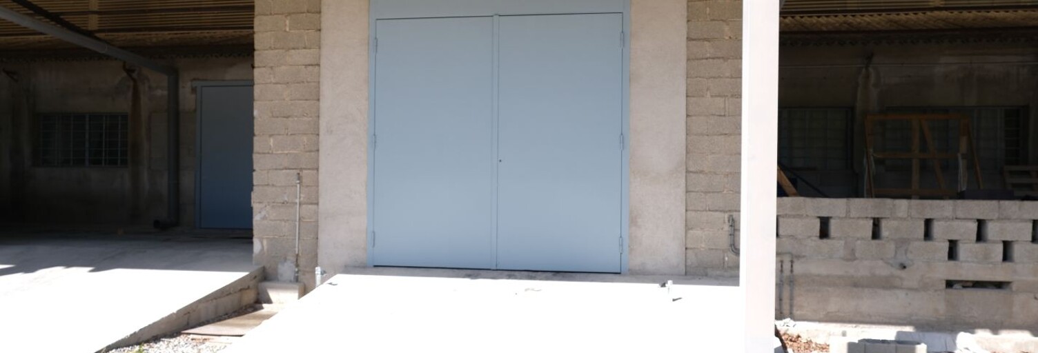 Garage  95 m² à louer à Meyrargues (13650)