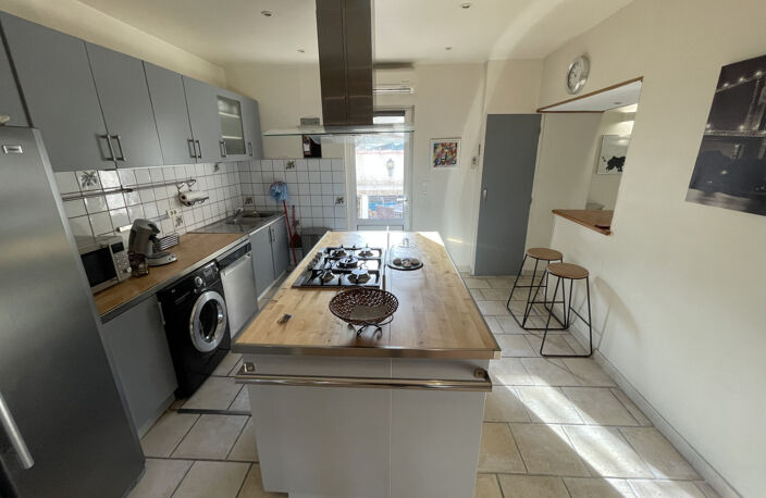 FRONTIGNAN LAPEYRADE MAISON DE VILLE T4 DE 104 M2 SUR PARCEL — photo 4