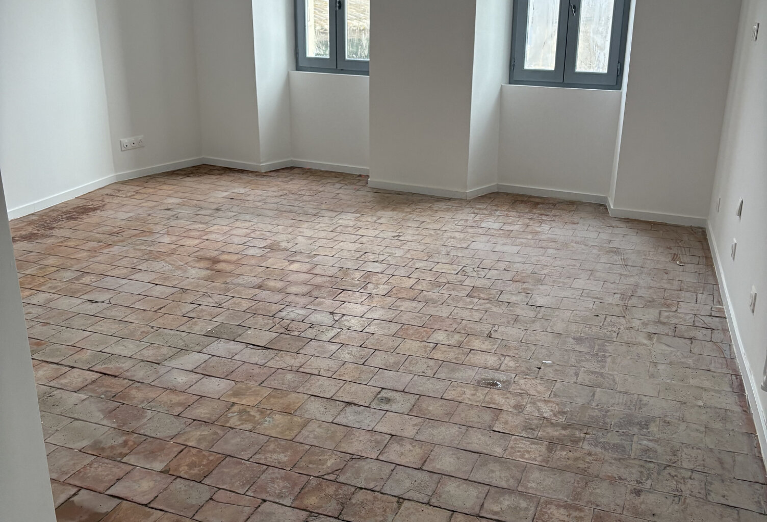 Appartement entièrement rénové à Suze la rousse — photo 1