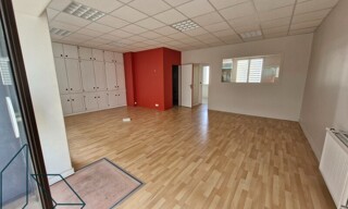 Commerce  70 m² à louer à Vannes (56000)