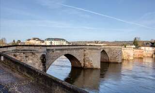 Immeuble   m² à vendre à Terrasson-Lavilledieu (24120)