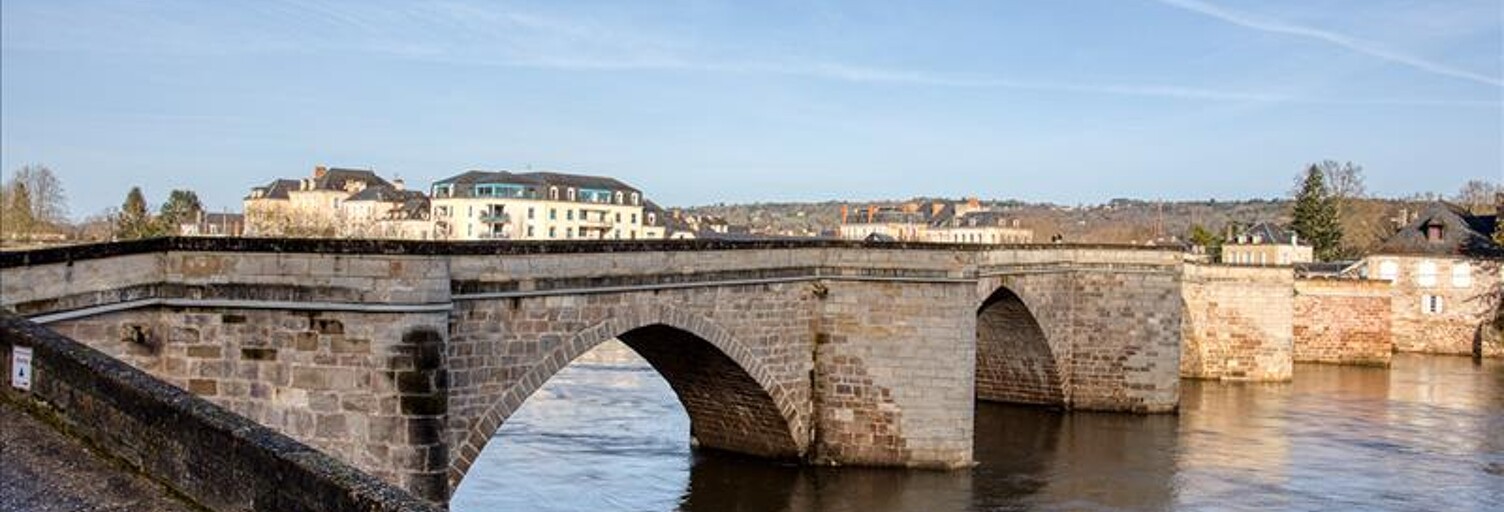 Immeuble   m² à vendre à Terrasson-Lavilledieu (24120)