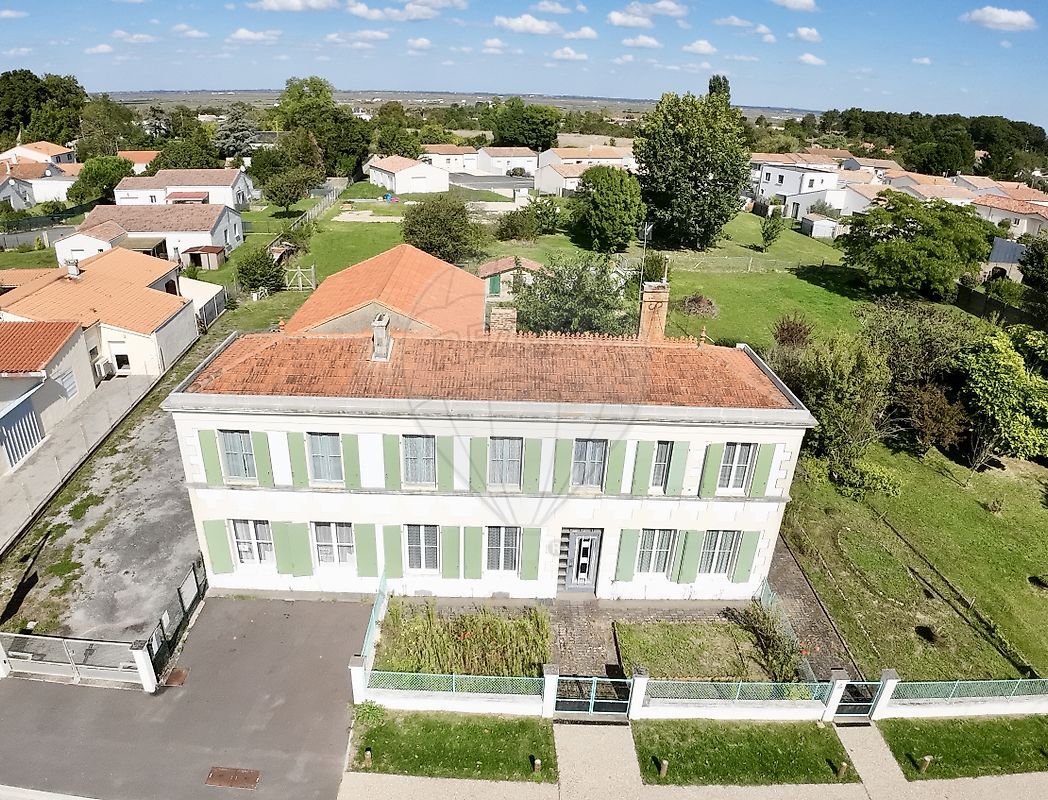 Villa / Maison 9 pièces  à vendre Arvert 17530