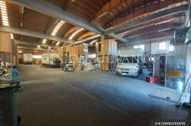 Local industriel  1567500 €