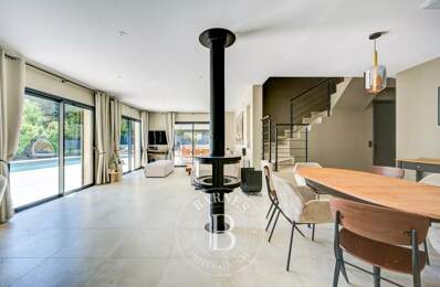AIX EN PROVENCE - MAISON DE VILLE REFAITE À NEUF 190 M² - 4 CHAM — photo du bien