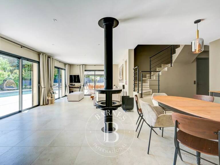 AIX EN PROVENCE - MAISON DE VILLE REFAITE À NEUF 190 M² - 4 CHAM — photo 1