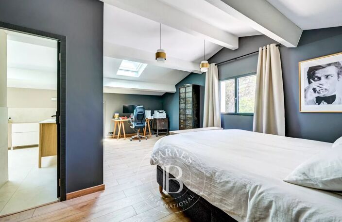 AIX EN PROVENCE - MAISON DE VILLE REFAITE À NEUF 190 M² - 4 CHAM — photo 5