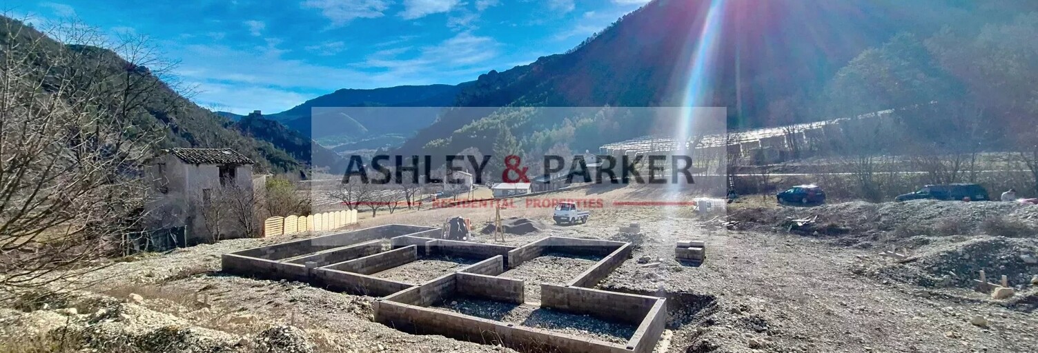 Terrain  2500 m² à vendre à Entrevaux (04320)