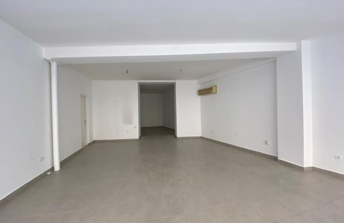 Local commercial Castres 1 pièce(s) 60 m2 — photo 3