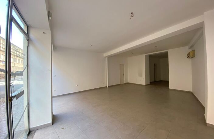 Local commercial Castres 1 pièce(s) 60 m2 — photo 5