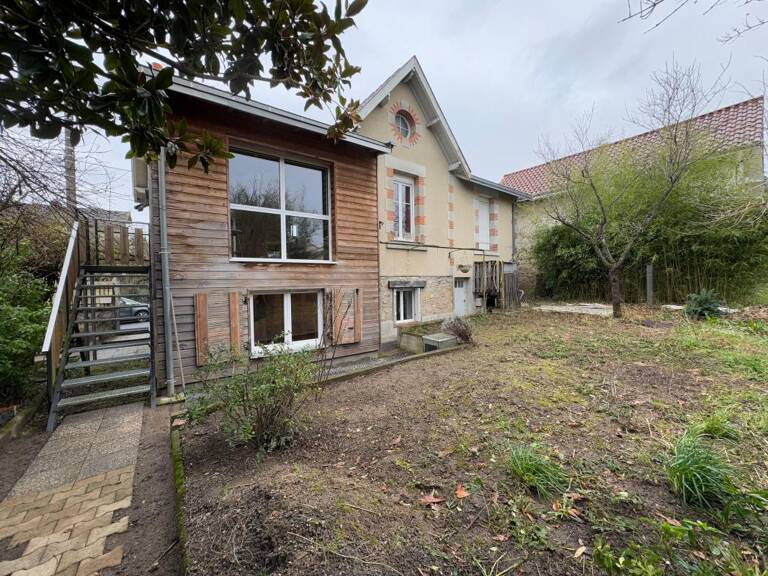 Maison de 1940 Saint Junien centre, 4 chambres, garage et jardin — photo 1