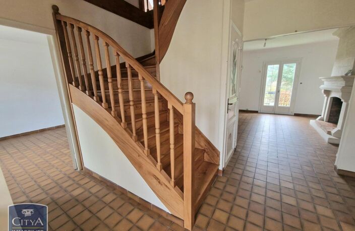 Vente maison 6 pièces 165 m² Varrains (49400) — photo 3