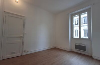 location appartement 630 € CC /mois à proximité de Marseille 7 (13007)