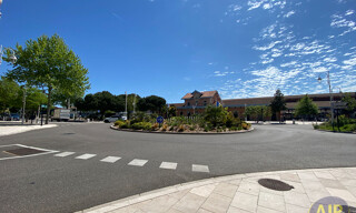 Bureau  165 m² à louer à Arcachon (33120)