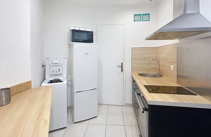 Perpignan hyper centre t2 cheminées hauts plafonds — photo 2