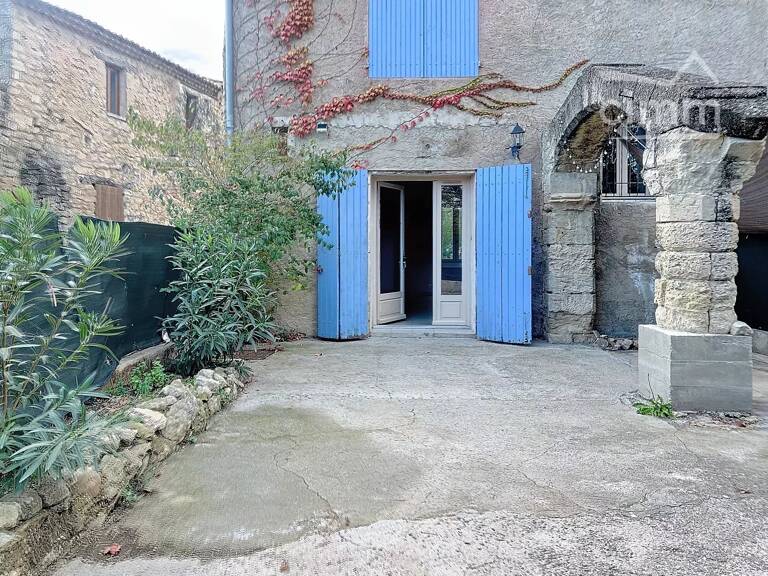 Maison de village avec 4 chambres et une cour — photo 1