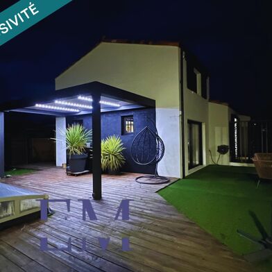 Maison 6 pièces 374400 €