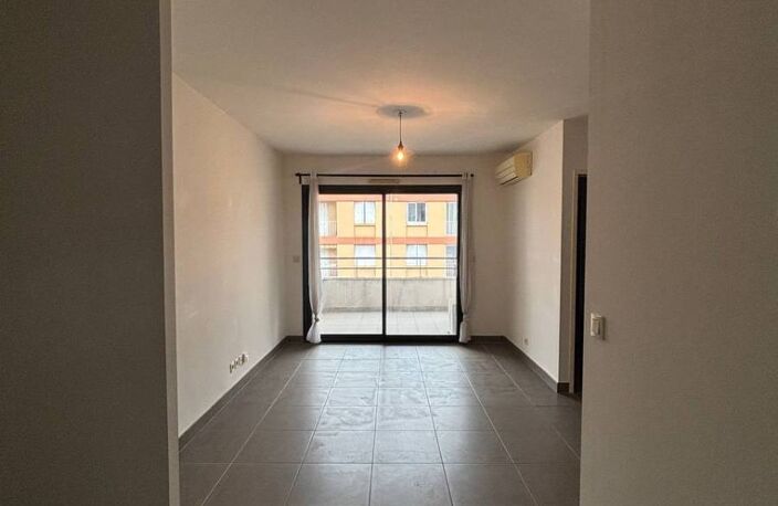 Vente appartement 2 pièces 42 m² Villeneuve-lès-Avignon (30400) — photo 2