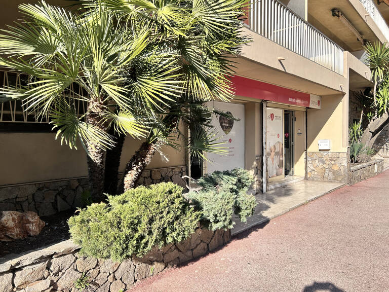Local professionel 137m2 Toulon Aguillon — photo 1