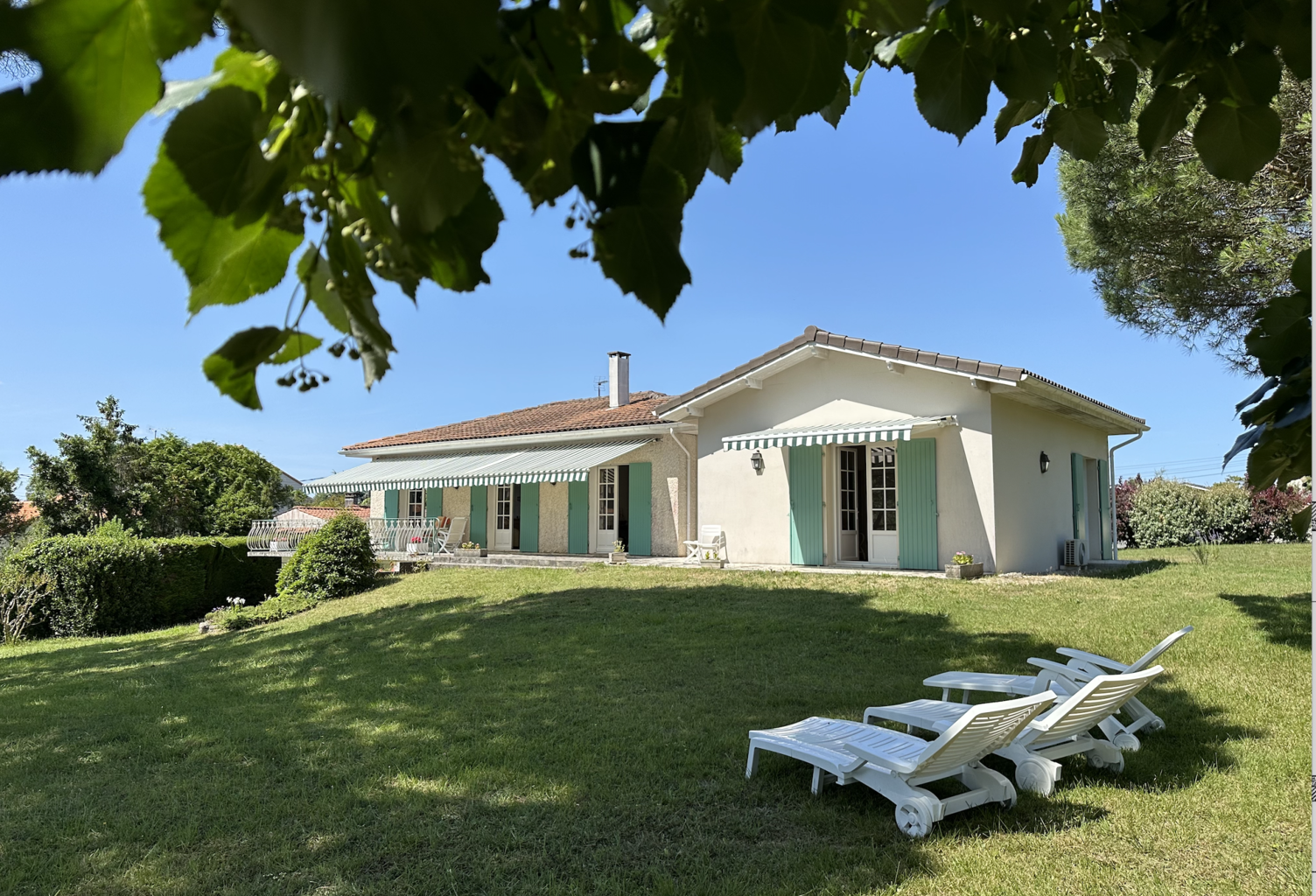 SAINT PALAIS / MER  proche plage  villa avec terrain boisé d — photo 1