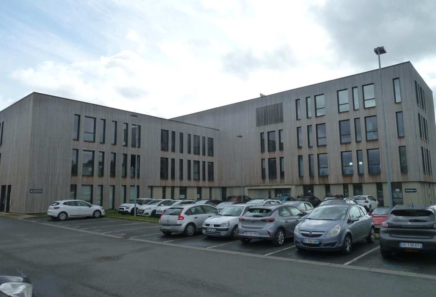Local professionnel à vocation médicale à LOUER à CAMBRAI. — photo 1