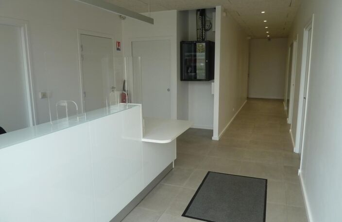 Local professionnel à vocation médicale à LOUER à CAMBRAI. — photo 3