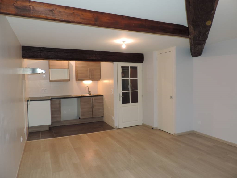 APPARTEMENT T2 504€ CC — photo 1