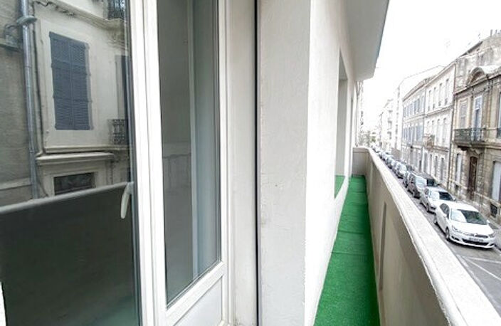 NÎMES Rue Colbert T3 de 85 m2 avec balcon — photo 4