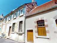 SANCERRE CENTRE – Maison de village authentique à fort potentiel avec cave voûtée et grenier aménageable — photo 2
