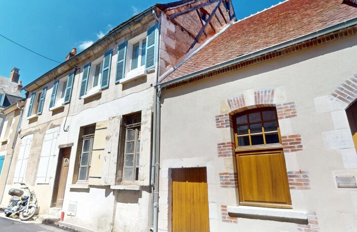 SANCERRE CENTRE – Maison de village authentique à fort potentiel avec cave voûtée et grenier aménageable — photo 2