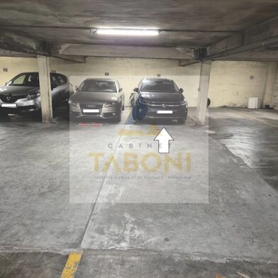 Parking 12 m²