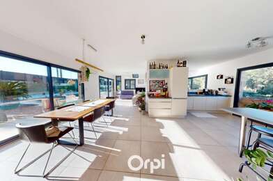 Maison 4 pièces 698880 €
