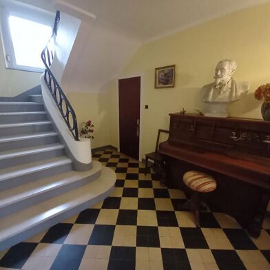 Maison 12 pièces 333300 €