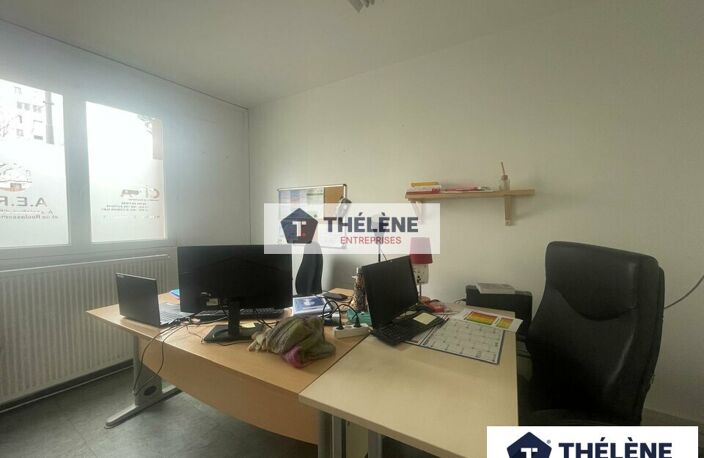 BUREAUX à VENDRE — photo 2