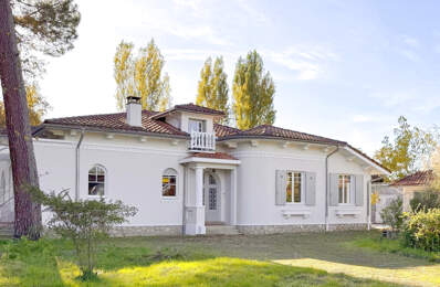 Ensemble immobilier avec maison de style Art-Déco, dépendanc — photo du bien