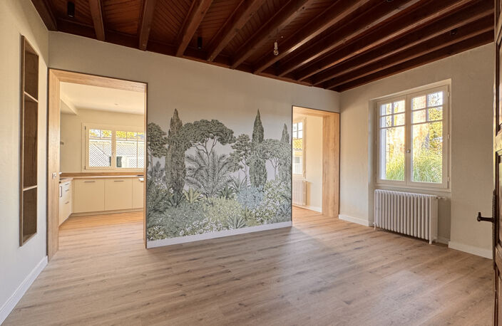 Ensemble immobilier avec maison de style Art-Déco, dépendanc — photo 3