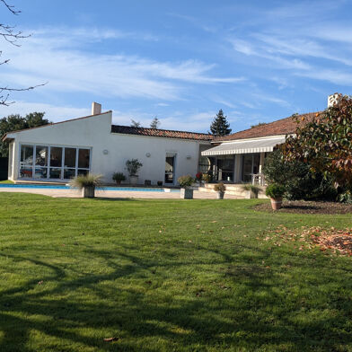 Maison 8 pièces 485100 €