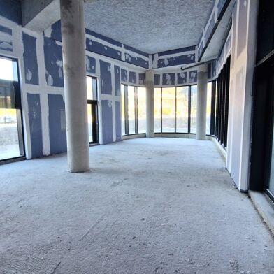 Commerce 2 pièces 5660 €