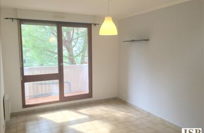 location appartement 575 € CC /mois à proximité de Fuveau (13710)