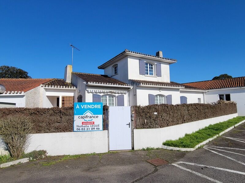 Villa / Maison 8 pièces  à vendre Beauvoir-sur-Mer 85230