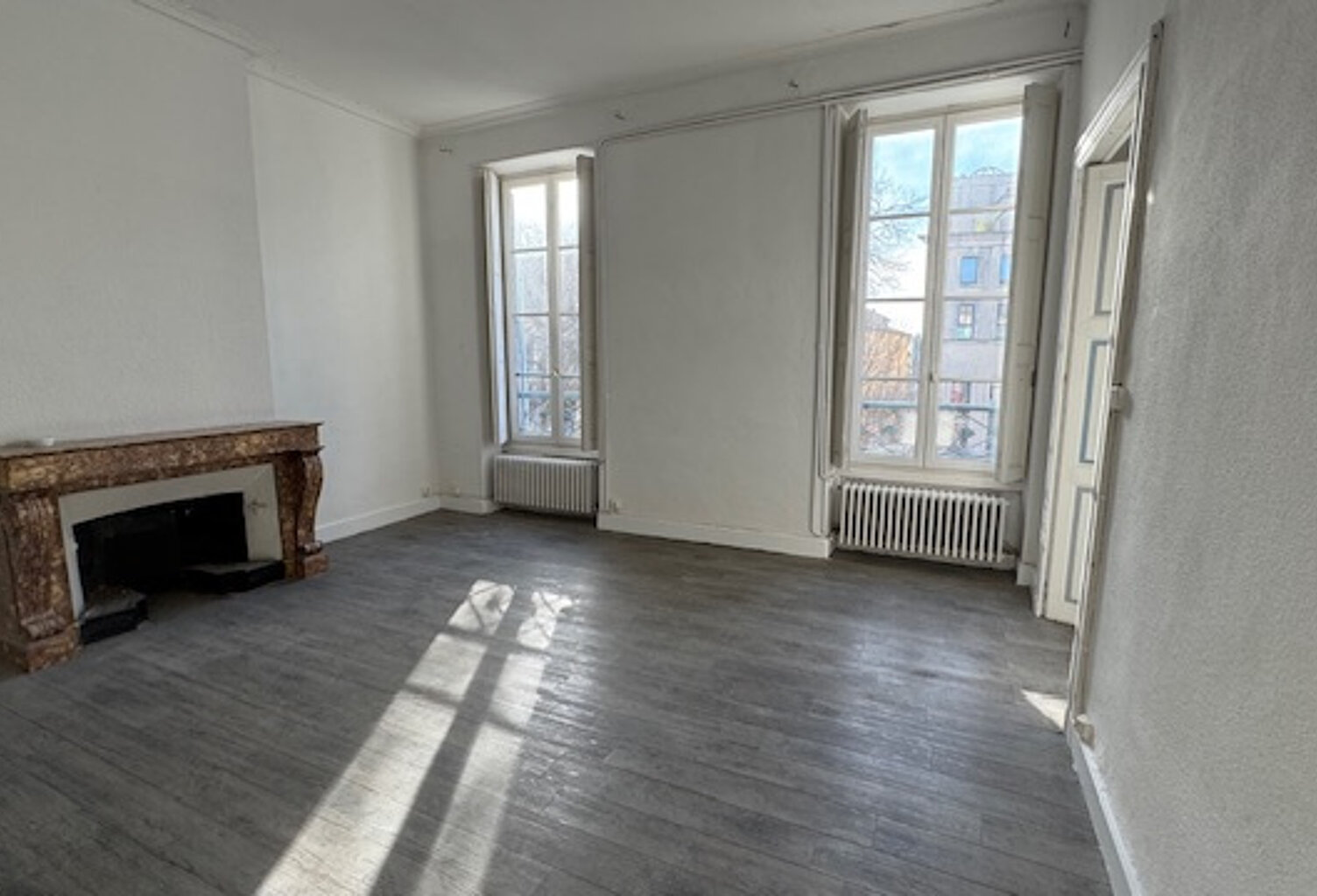 La Coupole  de 95,02 m2, situé au 2e étage avec ascenseur — photo 1
