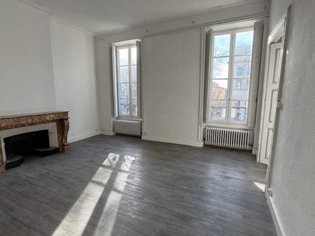 La Coupole  de 95,02 m2, situé au 2e étage avec ascenseur — photo du bien