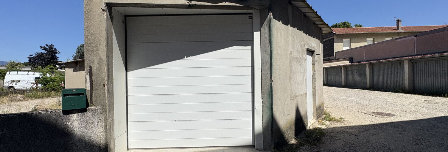 Local industriel  68 m² à louer à Roussillon (38150)