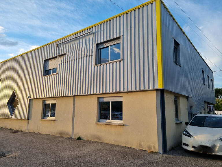Bureaux à louer — photo 1